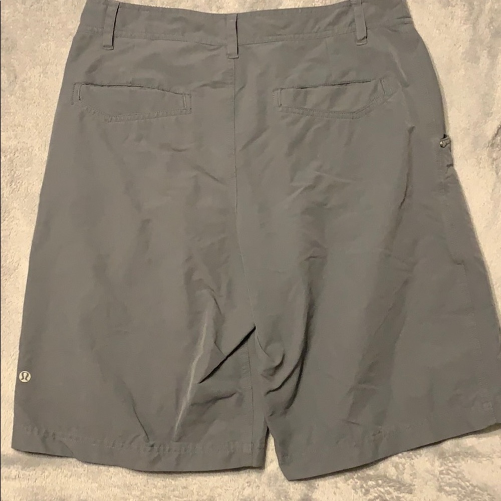 men’s grey lululemon shorts